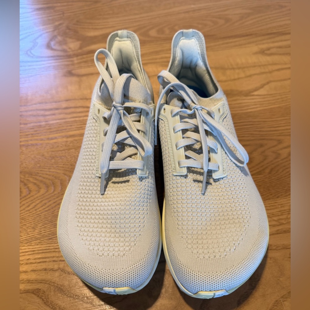 Women’s Flux Adapt Runners size 10
